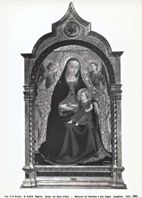 Alinari, Fratelli — Madrid, Collez. del Duca d'Alba - Madonna col Bambino e due Angeli (Angelico) — insieme